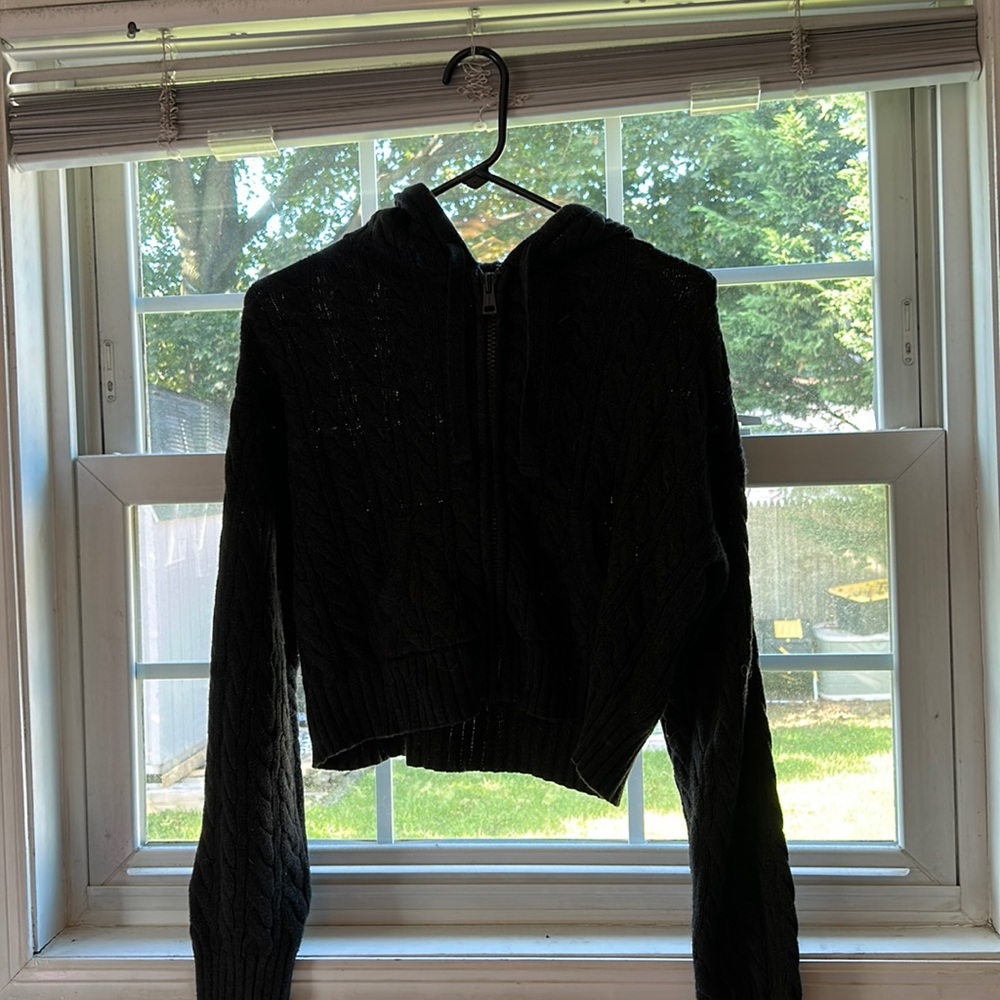 Women’s american eagle zip up hoodie with sweater pattern